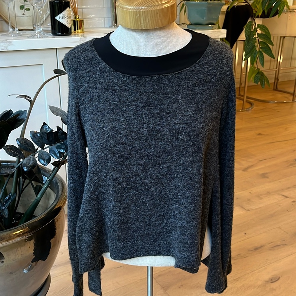 VGUC Sympli grey heather knit long sleeve hi low sweater, longer in back